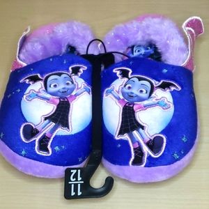 NWT- Disney Vampirina Slippers Size 11/12